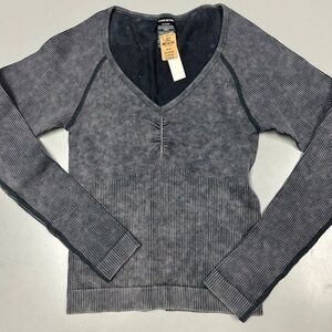 New With Tags Large Victorias Secret PINK Active Long Sleeve V-Neck Ribbed Top